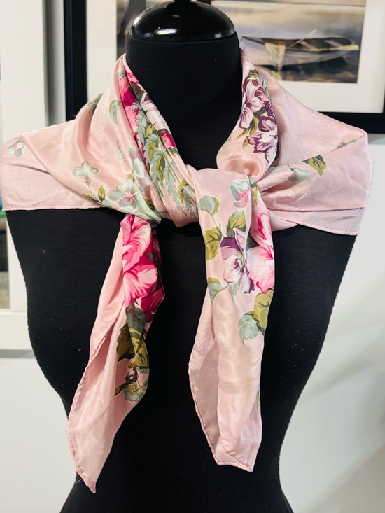 Accessories - ❤️Vintage Club 7 Echo Kirei Scarf
